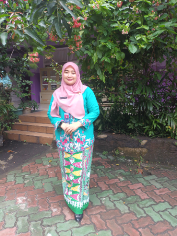 Astri Purwanita, M.Pd. - Guru Geografi