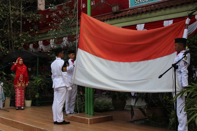 UPACARA HUT RI KE 78 WARGA SMAN 38 JAKARTA
