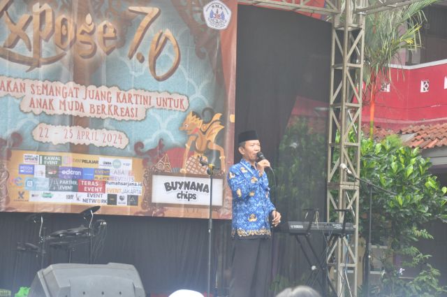 ACARA EXPOSE DALAM RANGKA MEMPERINGATI HARI KARTINI SMA NEGERI 38 JAKARTA