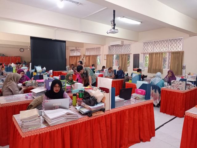SMAN 38 JAKARTA TINGKATKAN KOMPETENSI DIGITAL GURU MELALUI PELATIHAN PENGUASAAN DIGITAL DALAM PEMBELAJARAN